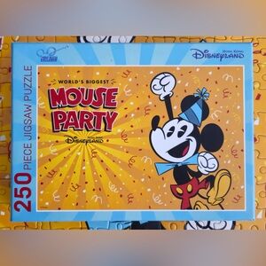 Disneyland Mickey Mouse Party 250 Piece Puzzle